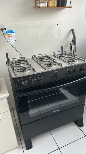 VENDO FOGÃO NOVO 1 MÊS DE USO 