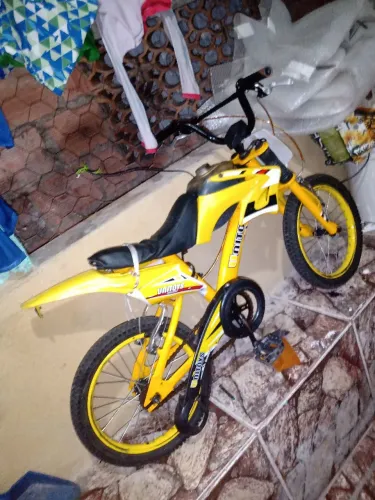 Bicicleta modelo moto