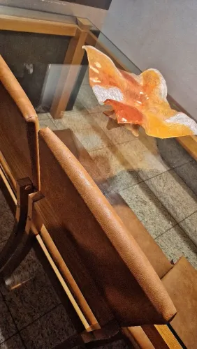 Mesa de Jantar 6 Lugares em Madeira com Tampo de Vidro - Excelente Estado