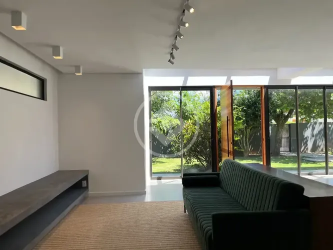 Térrea para venda possui 512 metros quadrados com 6 quartos em Campeche - Florianópolis - 