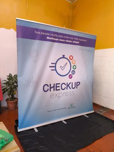 Suporte para banner roll UP novo grande.