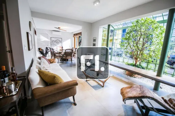 Casa com 4 dormitórios à venda, 300 m² por R$ 3.900.000,01 - Vila Olímpia - São Paulo/SP