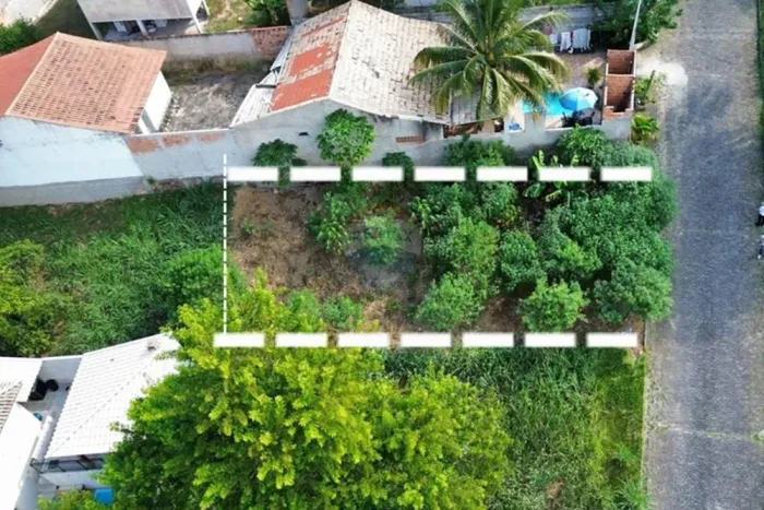Vendo terreno em condomínio em Tanguá/RJ, 200m². Ótima localização, ideal para construir.