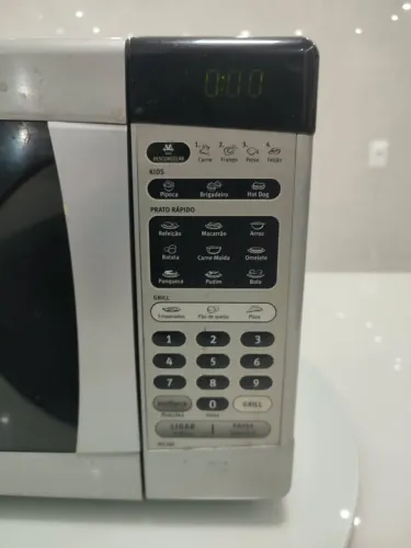 Microondas 28 litros 220v Ótimo estado