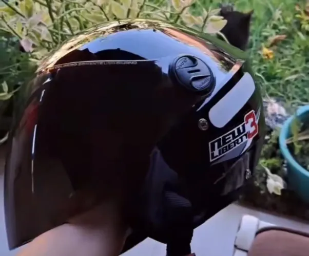 Capacete unissex NOVO