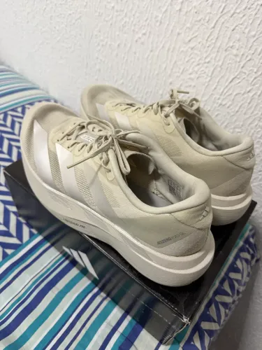 Adidas Adizero Evo SL - Tam 40/41 (US 9) - Cor Exclusiva EUA - Estado de Novo!