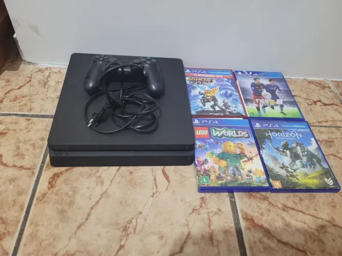 Ps4 semi novo com 1 controle é 4 jogos 