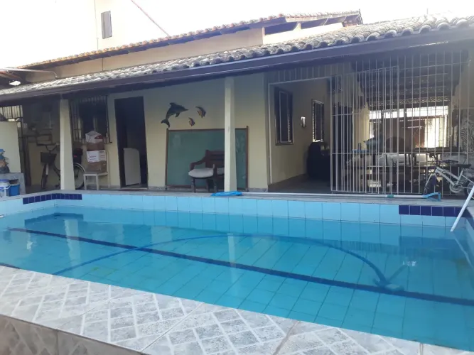 Linda casa com piscina em Itaipu - Niterói - RJ !!!
