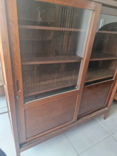 Livreiro antigo grande em madeira maciça