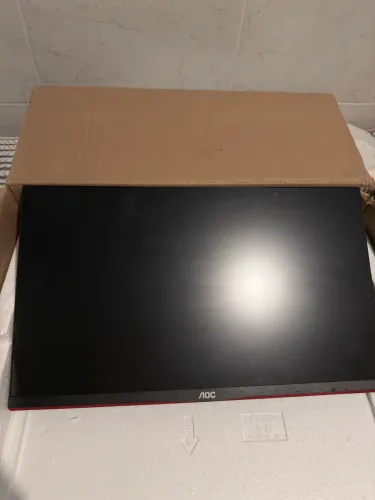 Monitor Gamer AOC 240Hz 0.5ms Gsync caixa e nota fiscal,novo (com defeito tela)