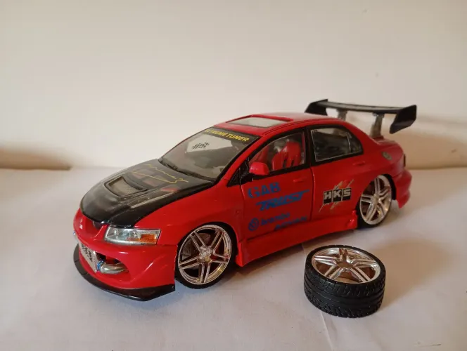 Kentoys - Miniatura Mitsubishi Lancer Evo VIII