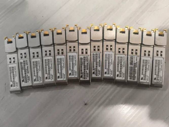 Módulo Gbic SFP RJ45 1000BASE-T 1Gb original Juniper EX-SFP-1GE-T