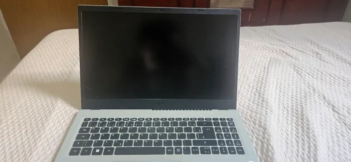 Vendo NOTEBOOK ACER ASPIRE VERO AV15 USADO