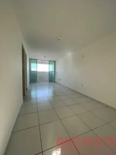 Alugo excelente apartamento no Bairro dos Estados a poucos metros da Epitácio Pessoa - 02