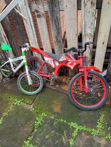 Bicicleta com defeito 