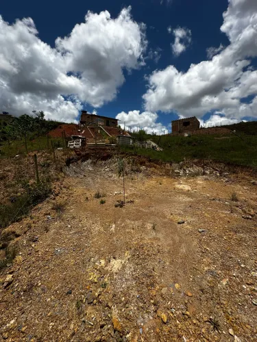 LOTE A VENDA BARATO PRA SAIR RÁPIDO 