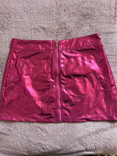 Saia Rosa Couro Sintético 