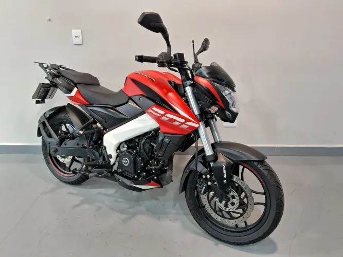 Bajaj DOMINAR 200