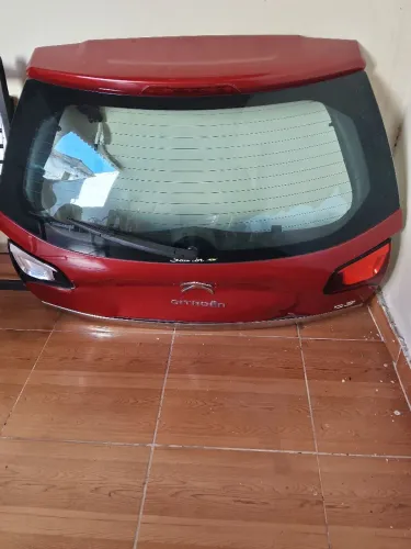 Vendo tampa traseira Citroen c3 completa 2015