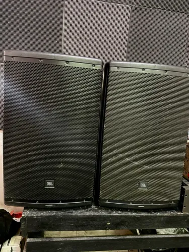 Vendo Par JBL EON 615