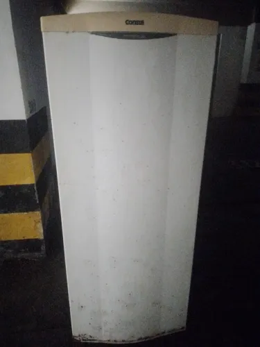 Geladeira cônsul normal nunca teve defeito funcionando bem