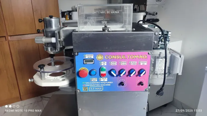 Maquina de salgados + masseira Consultomac