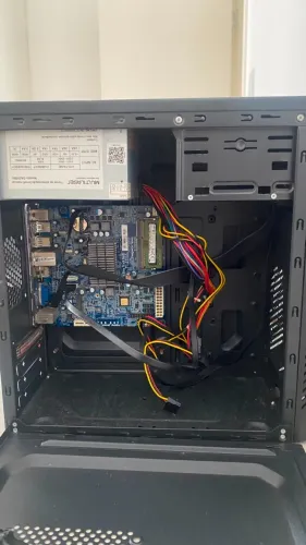 CPU Básica Intel (Com Defeito/Oxidação) - Para Conserto/Retirada de Peças