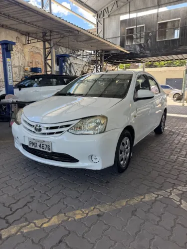 Toyota Etios XS Sedan 1.5 Flex 16V 4P Mec. 2015