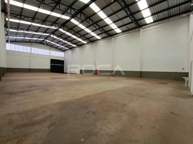 Galpão Comercial para Alugar no Jardim Jócquei Clube, em Ribeirão Preto.