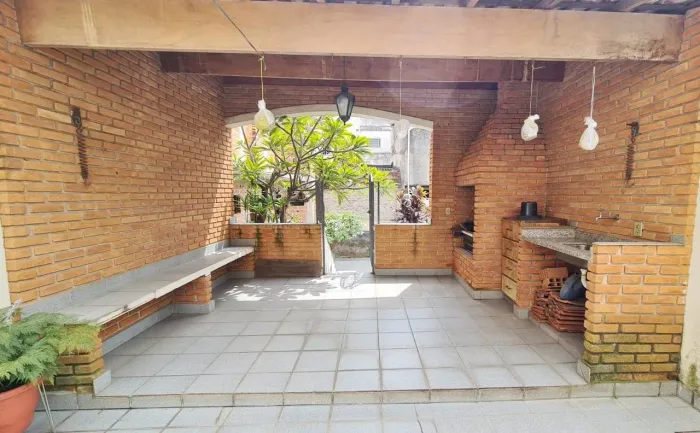 Casa para venda no Cambuci, com 185m² construídos, divididos em 03 pavimentos, com 03 dorm