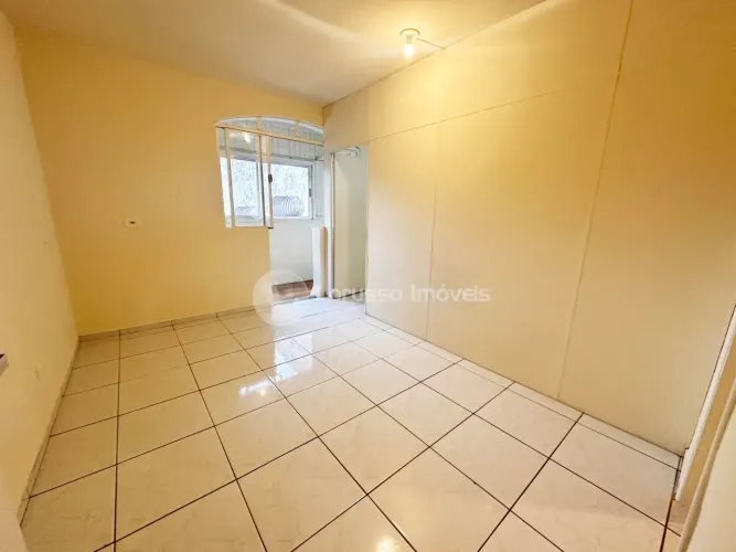Imóvel para aluguel possui 29 metros quadrados com 1 quarto em Capão da Imbuia - Curitiba