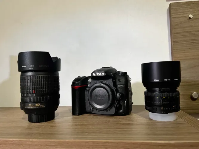 Nikon D7000 + 50mm 1.8 + 18-105mm 