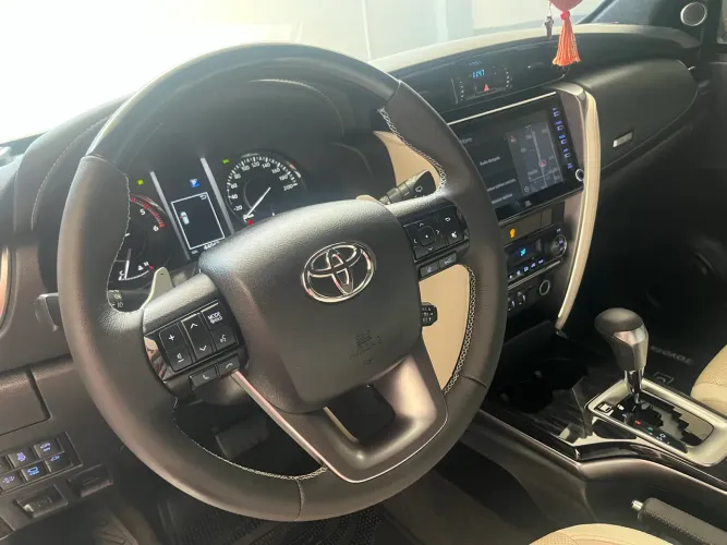 Toyota Hilux SW4 Diamond 2.8 TB 4X4 Die. Aut. 2022