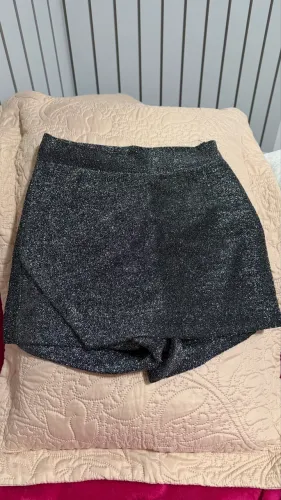 shorts saia de brilho 