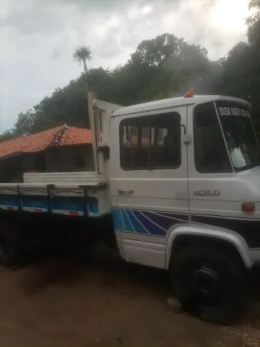 Caminhão 608 Mercedez 