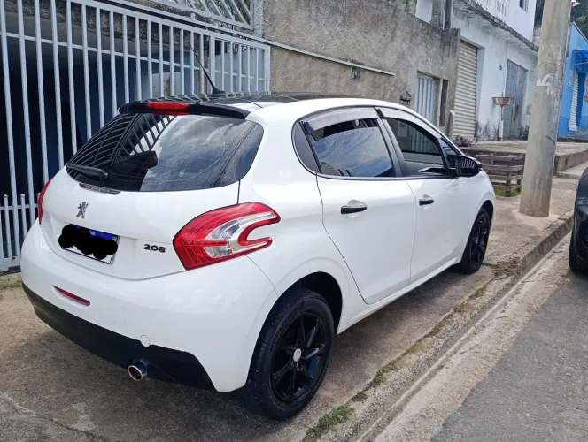 Peugeot 208 Allure 1.5 Flex 8V 5P 2014