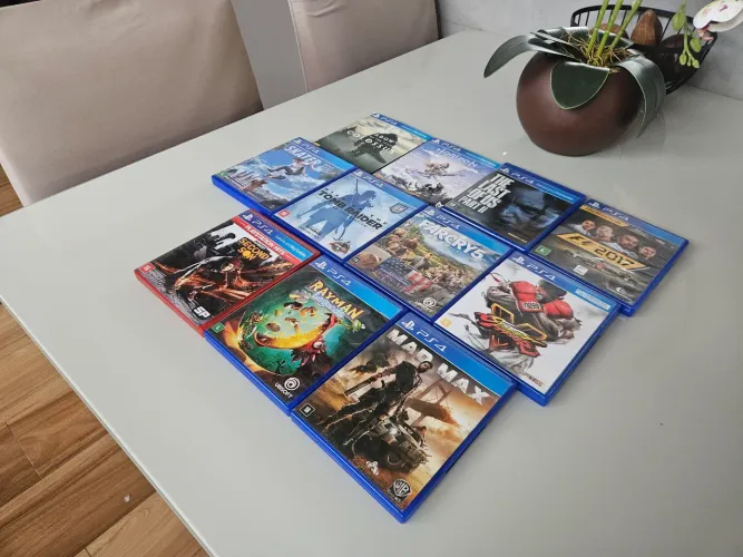 Lote 11 Jogos PS4 - Ótimo Preço (TLOU 2, Horizon, Shadow of the Colossus e mais)
