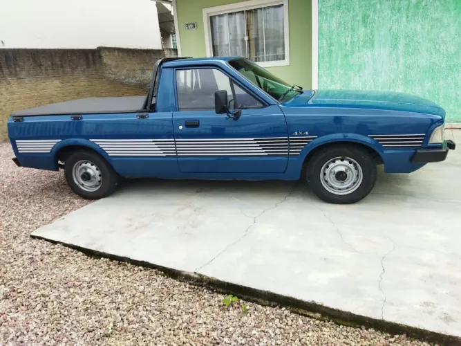 Ford Pampa 4X4 Jeep GL / L 1.6 (álcool) 1989