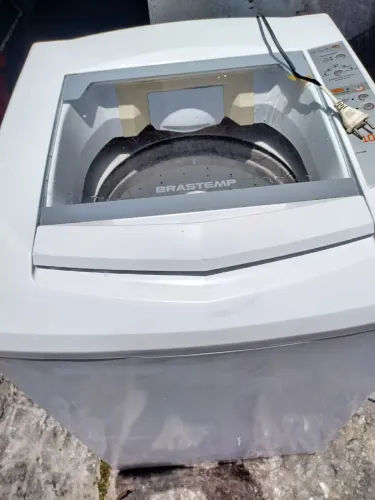 Máquina de lavar roupa super conservada funcionando normal 