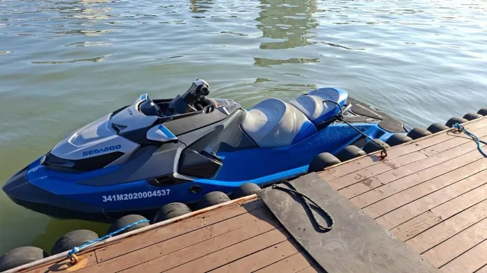 Vendo 1/6 de jetsky GTX 170