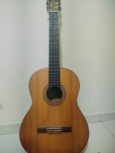 Troco violão por qualquer iPhone acima do 7