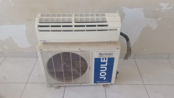 Ar condicionado 12000 btus.