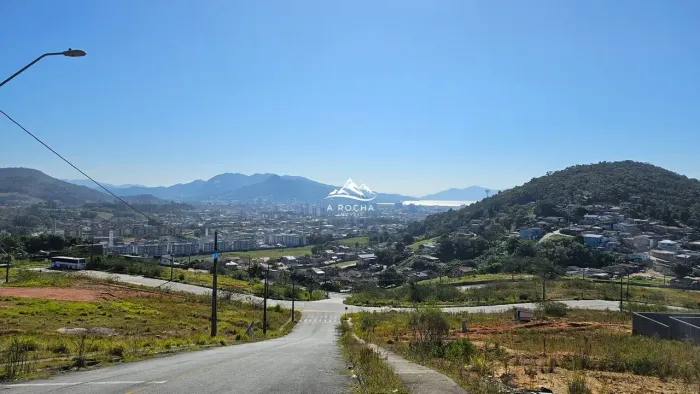 LOTE COM 360M², VISTA PARA O MAR! LOTEAMENTO EXCELENTE EM BIGUAÇU.