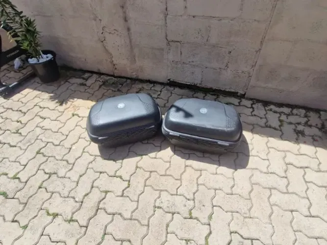 Bauletos laterais GIVI para moto