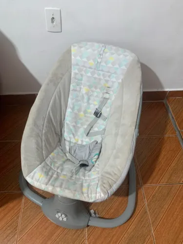 Vendo cadeirinha elétrica 