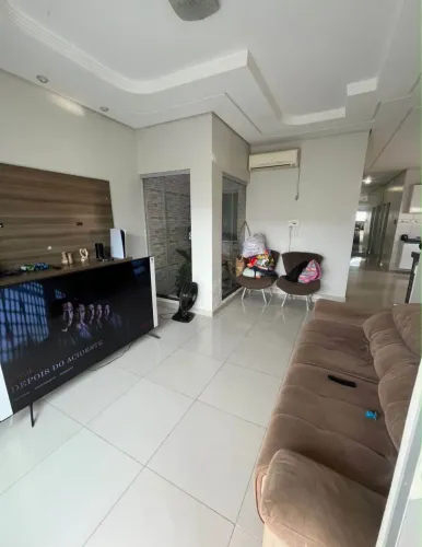 Vende-se casa em Canudos