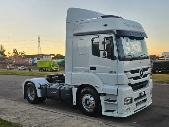 Mb Axor 2041 4x2 Ano 2019 Teto Alto Automático Rodas de Alumínio na Dianteira REPASSE 