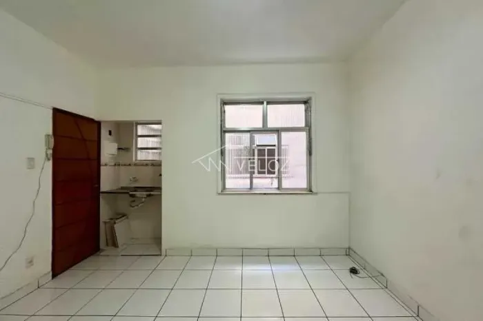 Kitnet/Conjugado : / Residencial / Centro