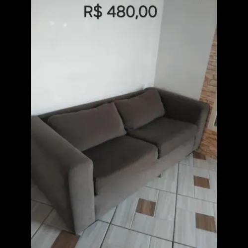 Sofa 3 lugares com almofadas e assentos móveis!