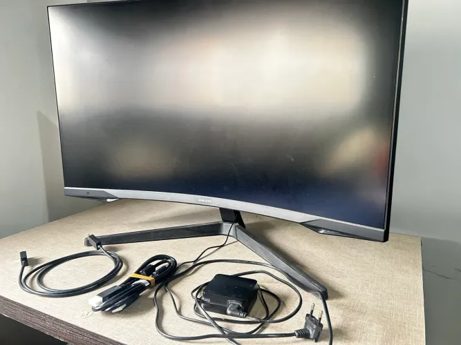 MONITOR CURVO GAMER ODYSSEY G5 de 32?.